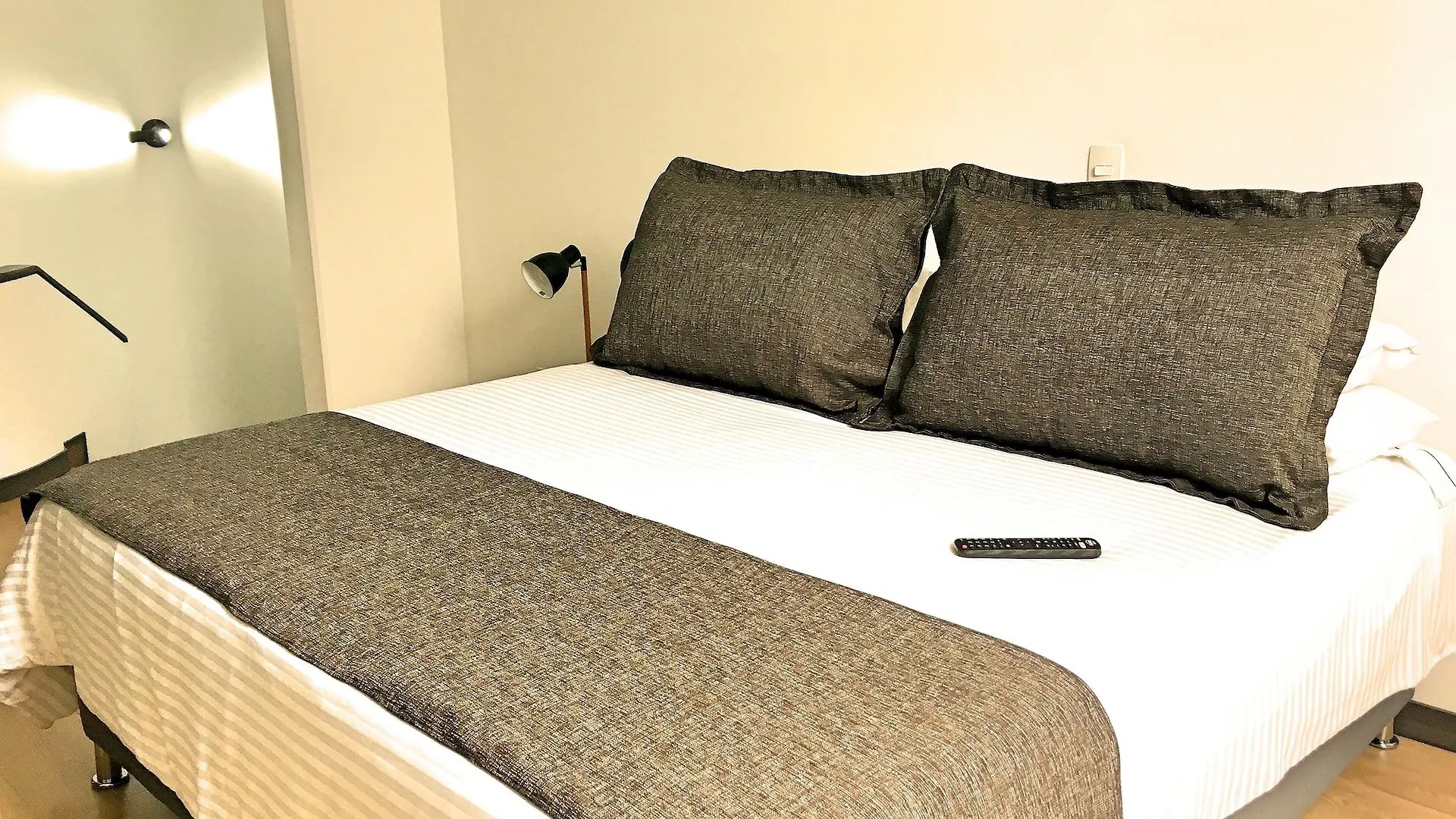 Cora 96 Street Apartments ボゴタ