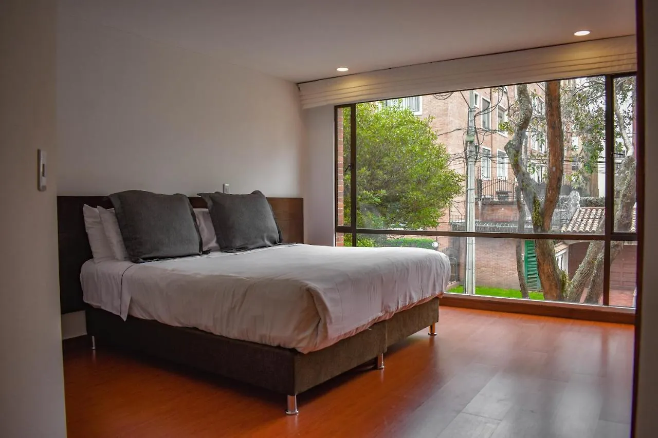 Cora 96 Street Apartments ボゴタ 4*,  コロンビア